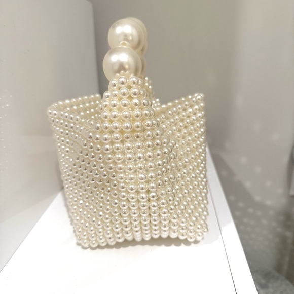 Lulus | Upgraded Glam White Pearl Handbag - Picture 10 of 11